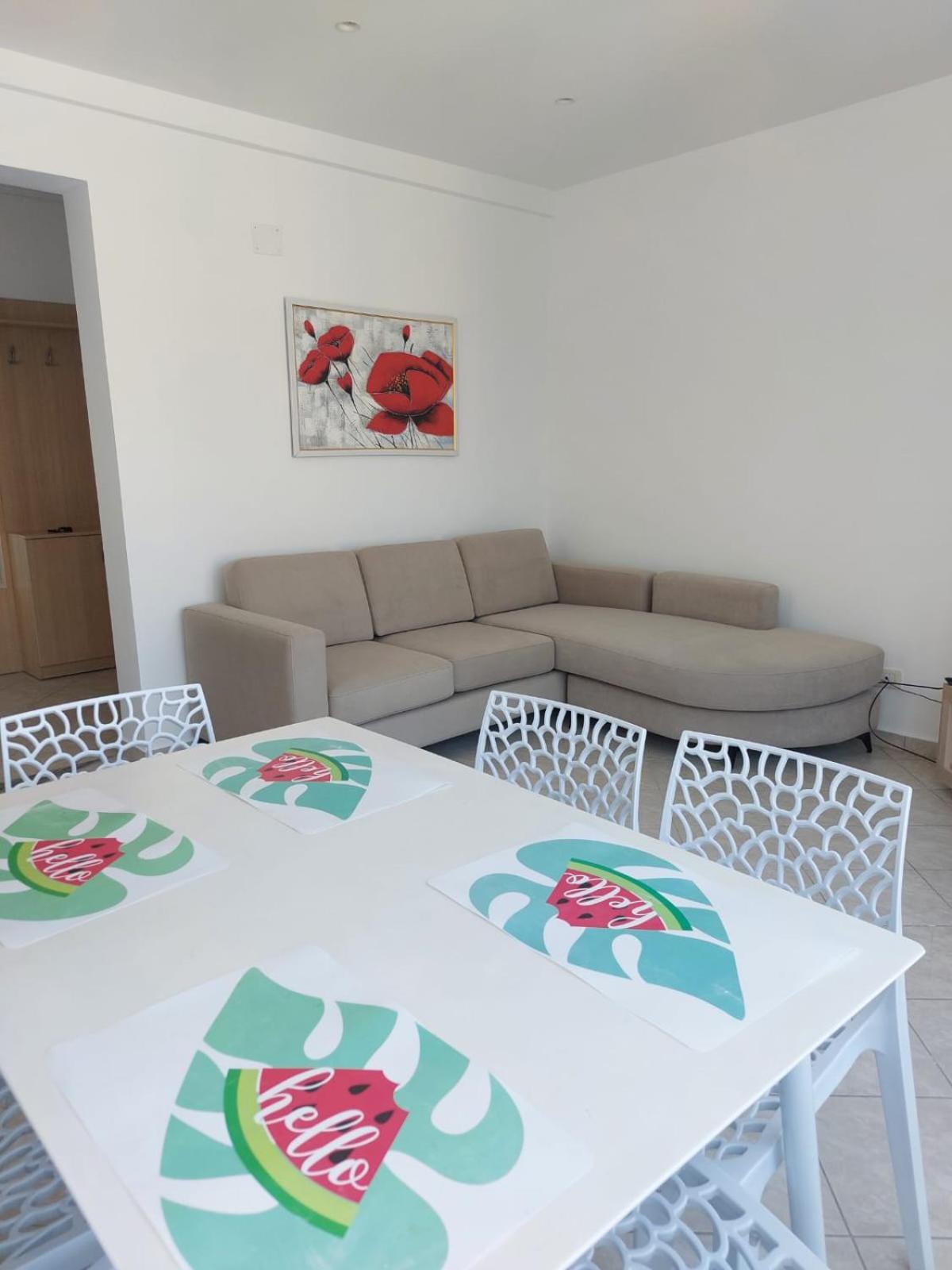 Apart-Hotel Alvi Sarandë エクステリア 写真