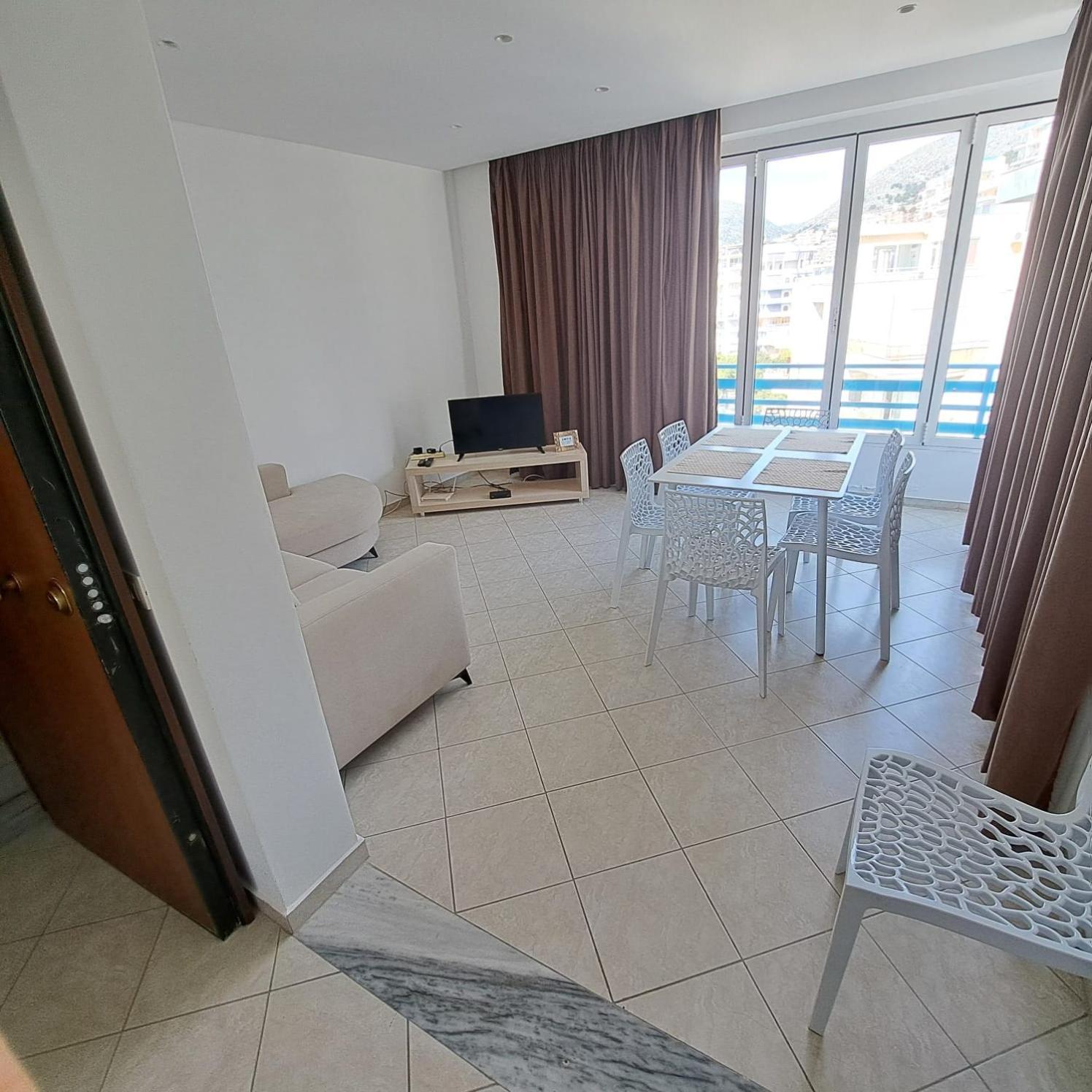 Apart-Hotel Alvi Sarandë エクステリア 写真
