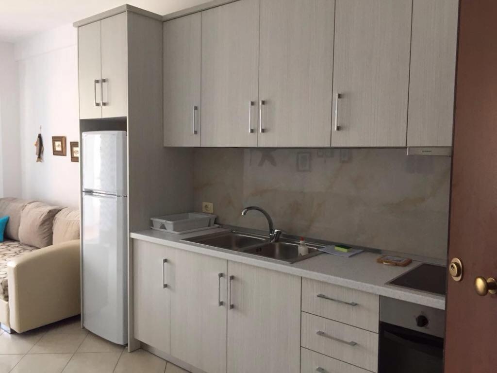 Apart-Hotel Alvi Sarandë エクステリア 写真