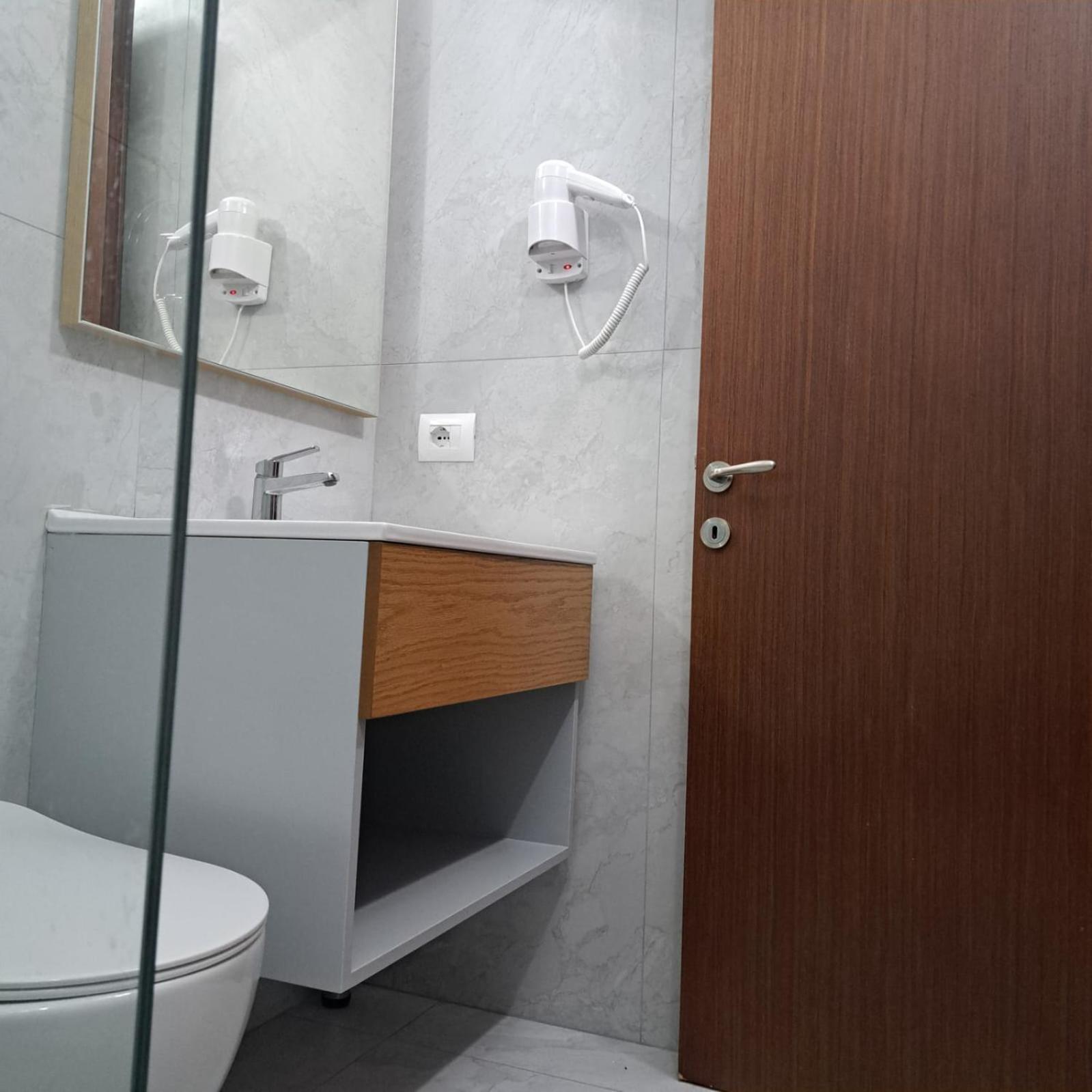 Apart-Hotel Alvi Sarandë エクステリア 写真